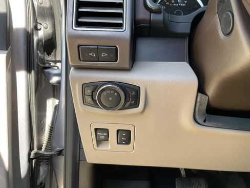 Used 2020 Ford F150 Limited w/ Trailer Tow Package image 13