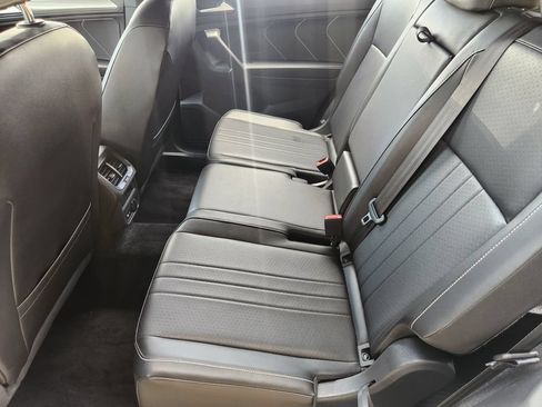 Used 2022 Volkswagen Tiguan SE R-Line FWD image 31