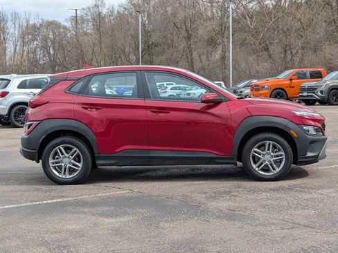 Used 2023 Hyundai Kona SE image 2