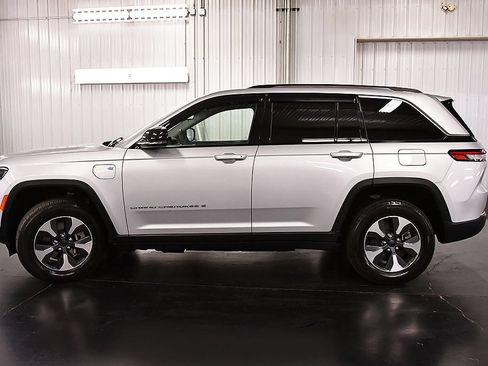Used 2022 Jeep Grand Cherokee Limited 4xe AWD/4WD image 4