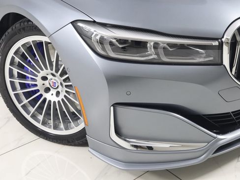 Used 2022 BMW ALPINA B7 xDrive w/ Luxury Rear Seating Package image 28
