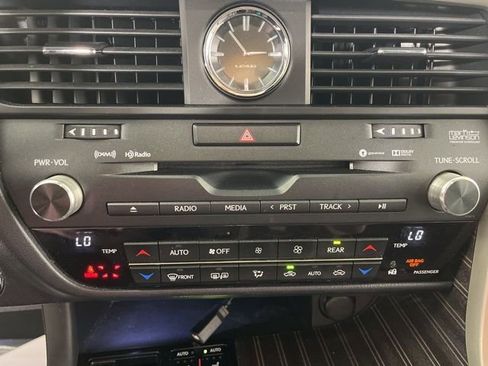 Used 2019 Lexus RX 450hL Luxury image 27