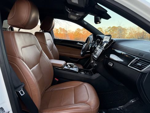 Used 2019 Mercedes-Benz GLE 43 AMG GLE 43 AMG image 34