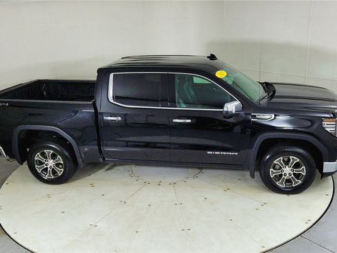 Used 2025 GMC Sierra 1500 SLT image 23