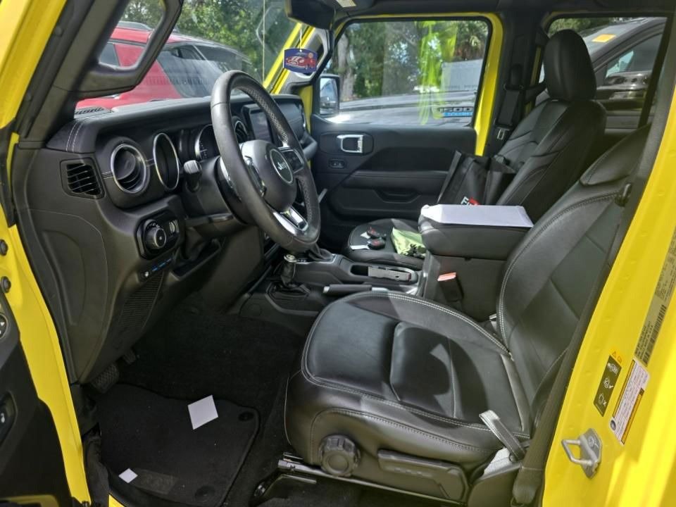 Used 2023 Jeep Wrangler Unlimited Sahara AWD/4WD image 5