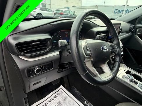 Used 2023 Ford Explorer XLT AWD/4WD image 32