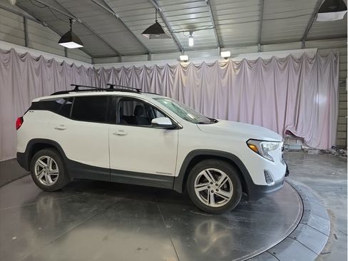 Used 2018 GMC Terrain SLE w/ Driver Convenience Package image 7