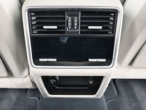 Used 2022 Porsche Cayenne Turbo S image 8