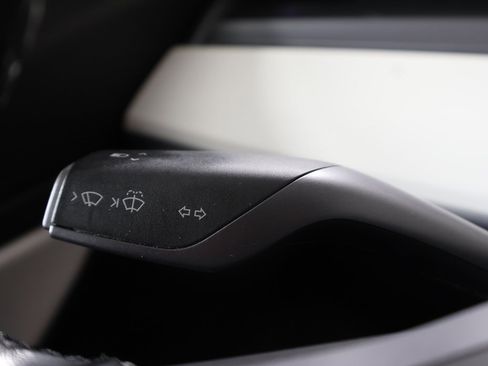 Used 2019 Tesla Model 3 Standard Range Plus image 41