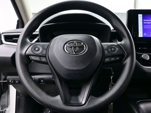 Used 2023 Toyota Corolla LE image 21