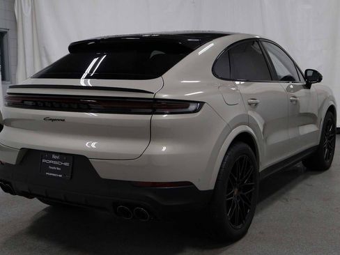 New 2026 Porsche Cayenne Coupe AWD/4WD image 9