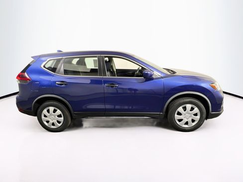 Used 2019 Nissan Rogue S image 4