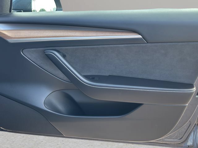 Used 2023 Tesla Model 3 Standard Range RWD image 9