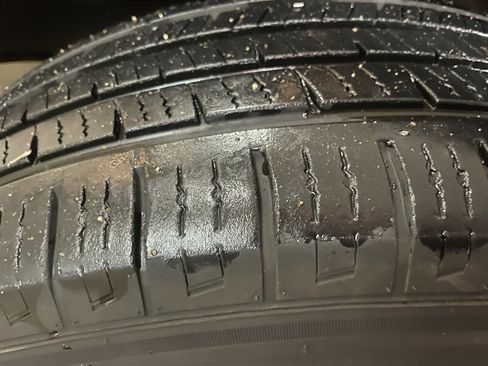 Used 2015 Chrysler Town & Country Touring-L image 27