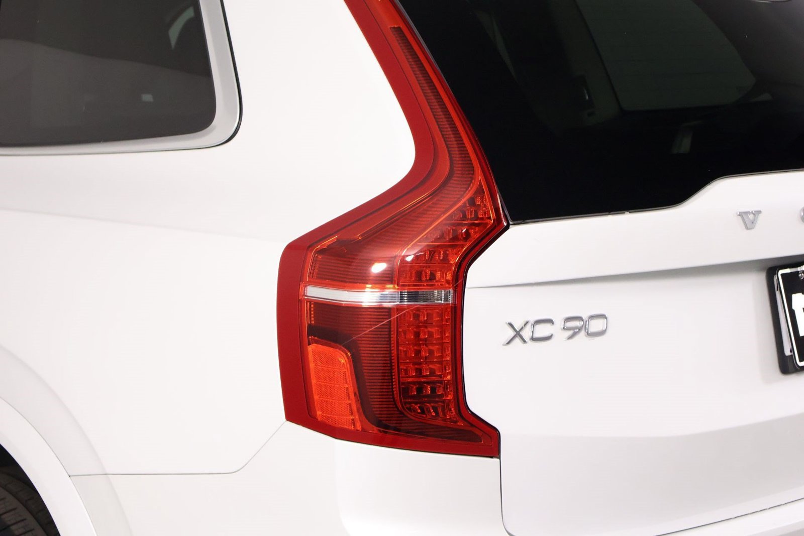 Used 2024 Volvo XC90 T8 Ultimate AWD/4WD image 18