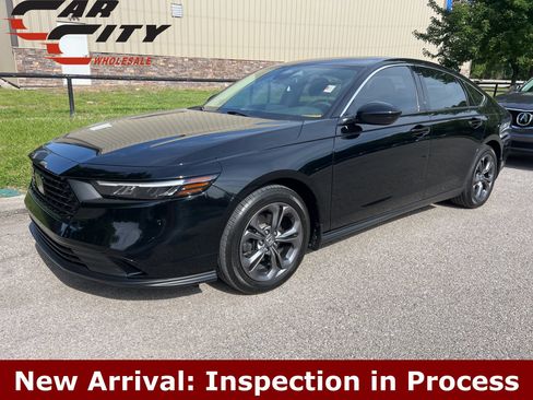 Used 2023 Honda Accord EX image 1