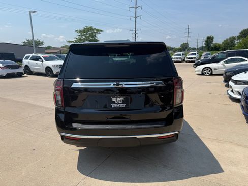 Used 2023 Chevrolet Tahoe 4WD image 2