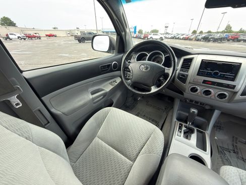 Used 2011 Toyota Tacoma 4x4 Access Cab w/ SR5 Pkg #2 image 14