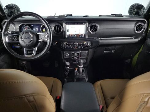 Used 2021 Jeep Wrangler Unlimited Sahara w/ Cold Weather Group AWD/4WD image 25