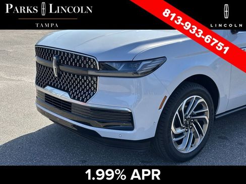 Certified 2025 Lincoln Navigator Reserve AWD/4WD image 9