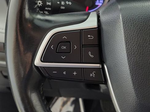 Used 2022 Toyota Highlander LE FWD image 24