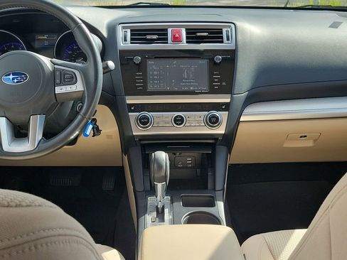 Used 2017 Subaru Outback 2.5i Premium image 24