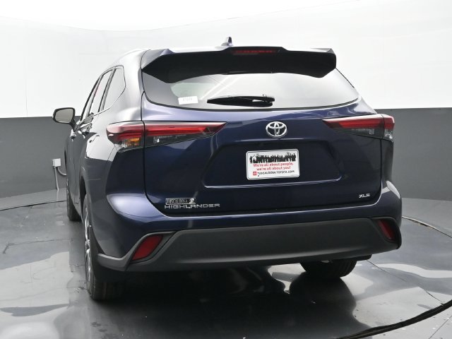 Used 2025 Toyota Highlander XLE FWD image 20