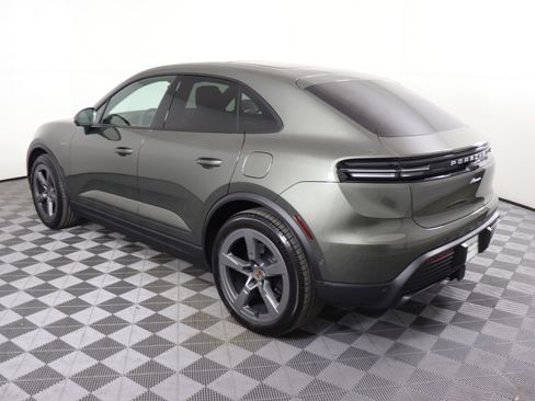 Used 2025 Porsche Macan Electric image 3