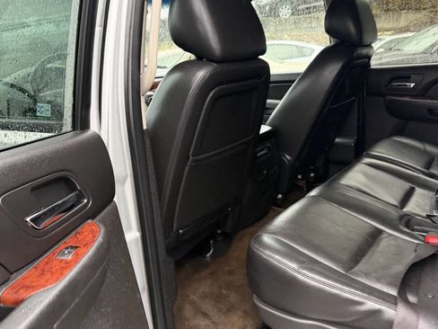 Used 2013 Chevrolet Suburban LTZ image 26