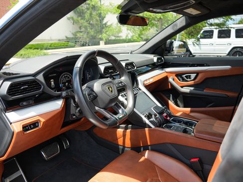 Used 2020 Lamborghini Urus AWD/4WD image 17