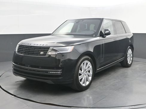 Used 2025 Land Rover Range Rover SE AWD/4WD image 1