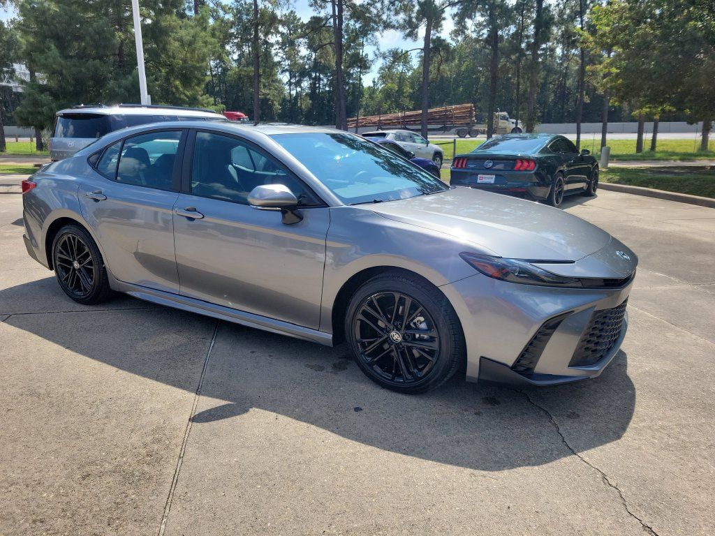 Used 2026 Toyota Camry SE w/ Convenience Package FWD image 9