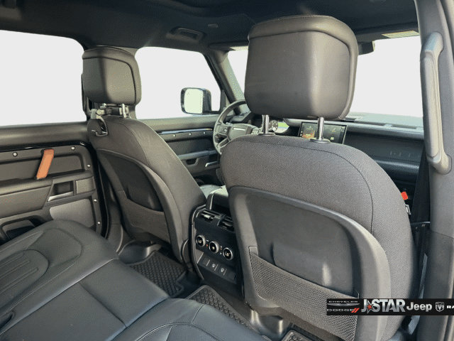Used 2024 Land Rover Defender 110 X AWD/4WD image 27