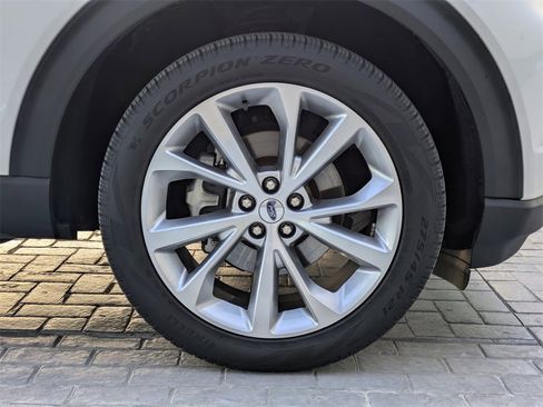 Used 2023 Ford Explorer Platinum w/ Technology Package image 11