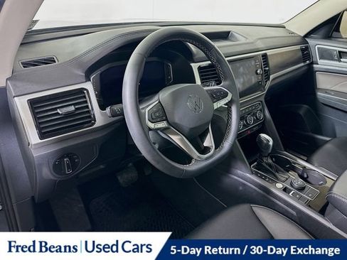 Used 2023 Volkswagen Atlas SE w/ Panoramic Sunroof Package image 10