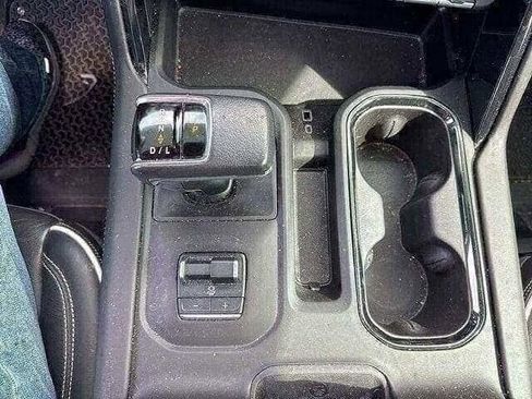 Used 2022 GMC Sierra 1500 AT4X image 37