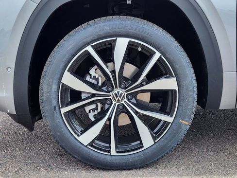 New 2026 Volkswagen Atlas Cross Sport SEL Premium R-Line AWD/4WD image 8