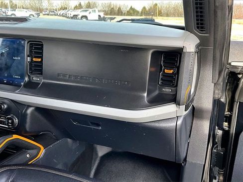 Used 2023 Ford Bronco Badlands image 26