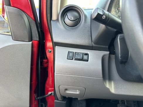 Used 2018 Nissan NV200 SV image 16