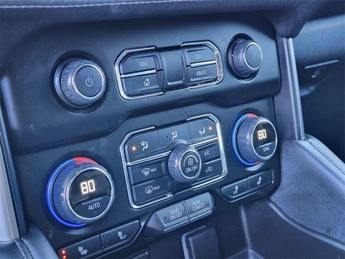 Used 2023 Chevrolet Tahoe Z71 w/ Luxury Package image 21