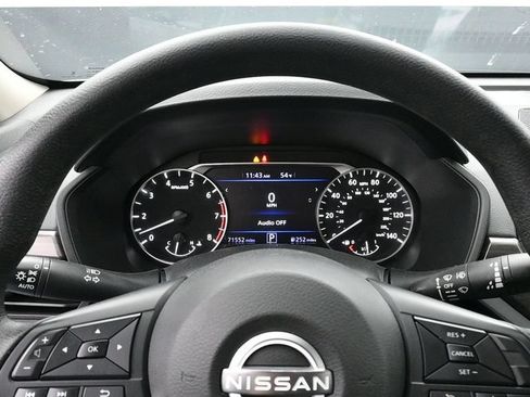Used 2023 Nissan Altima 2.5 SV FWD image 29
