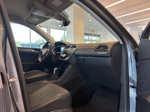 Used 2023 Volkswagen Tiguan SE FWD image 24