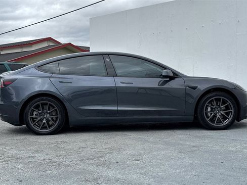 Used 2022 Tesla Model 3 Long Range image 3