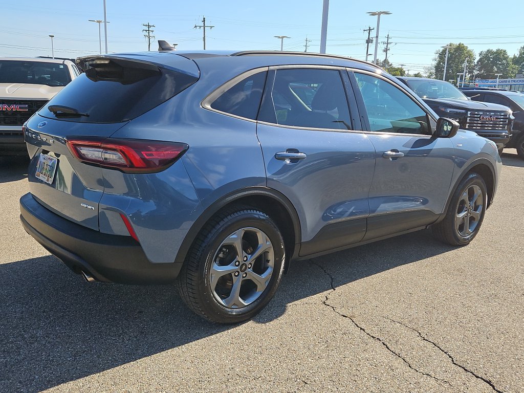 Used 2025 Ford Escape ST-Line AWD/4WD image 4