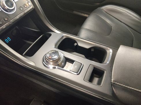 Used 2020 Ford Fusion Titanium image 26