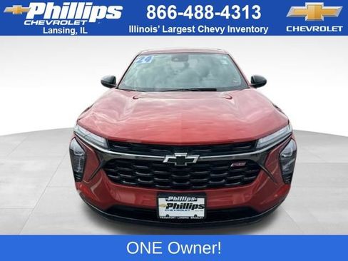 Used 2024 Chevrolet Trax RS w/ Driver Confidence Package image 2