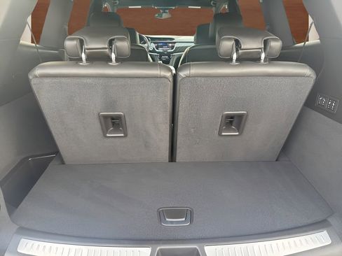 Certified 2025 Cadillac XT6 Premium Luxury image 11