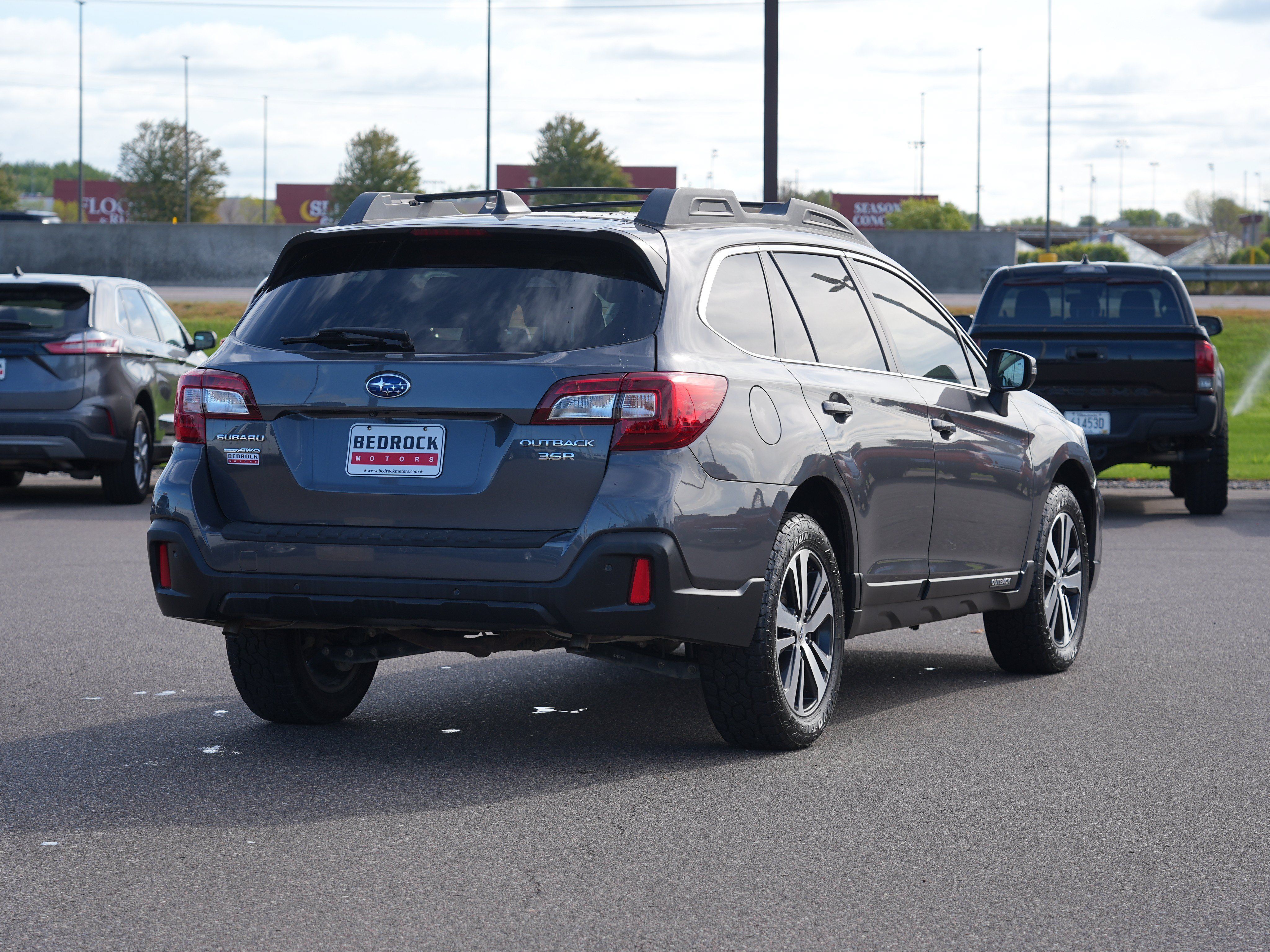 Used 2018 Subaru Outback 3.6R Limited AWD/4WD image 3