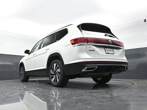 Used 2024 Volkswagen Atlas SE AWD/4WD image 50