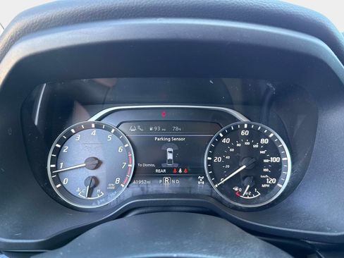 Used 2024 Nissan Titan SV w/ SV Convenience Package image 26